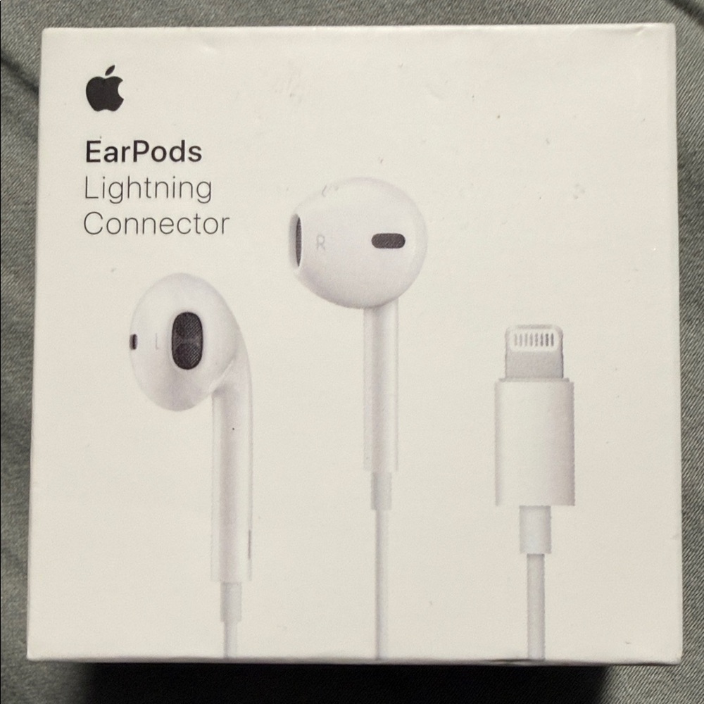 Apple EarPods with Lightning Connector - White
